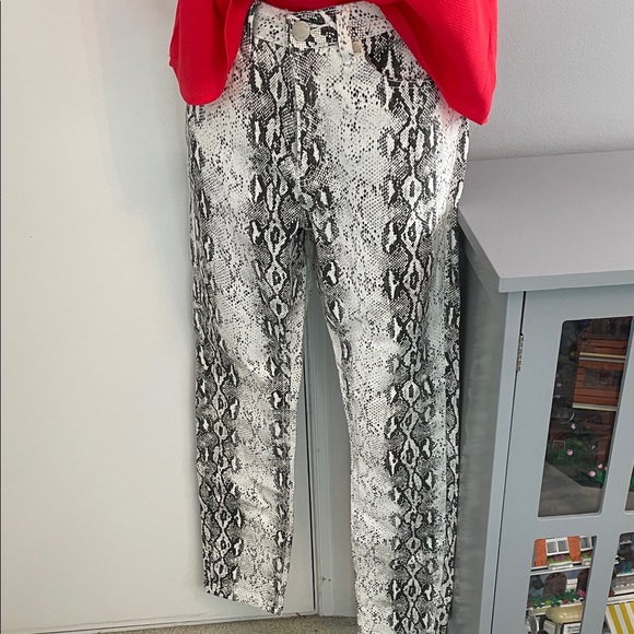 Venus Snakeskin Print jeans size 6 - Picture 1 of 2